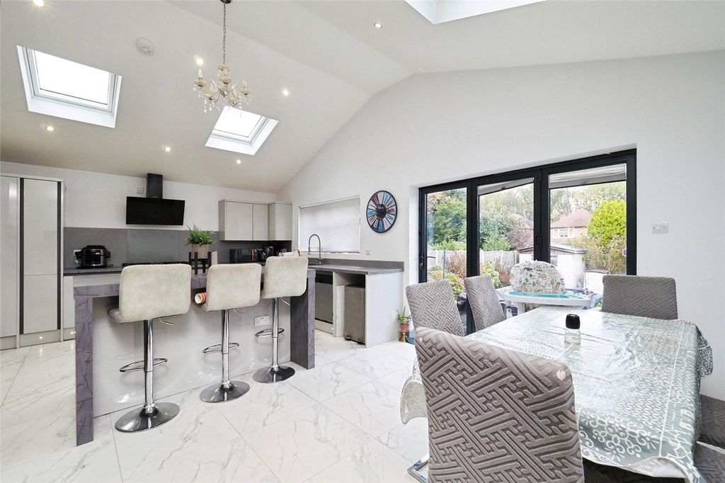 Property photo 3 of 22 Kitchen Diner