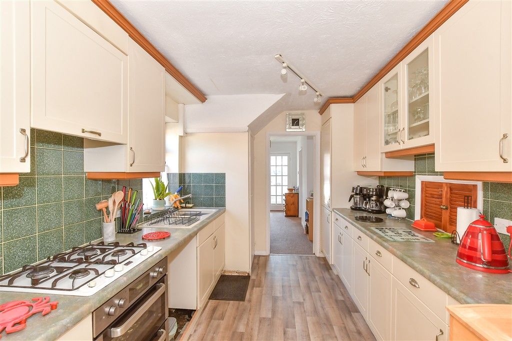 Property photo 1 of 10 Kitchen