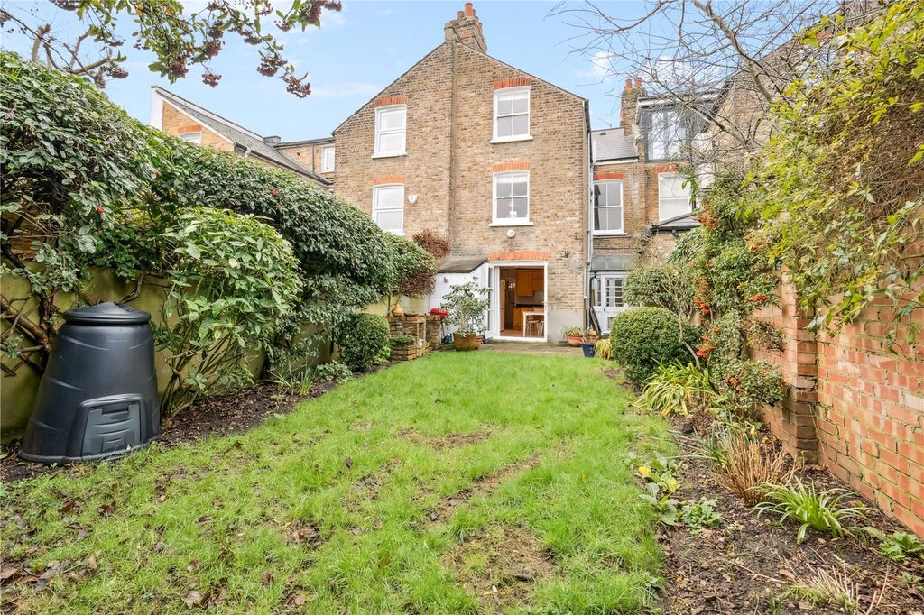 Property photo 2 of 12 Picture No. 18