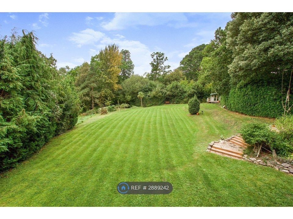 Property photo 2 of 21 Garden