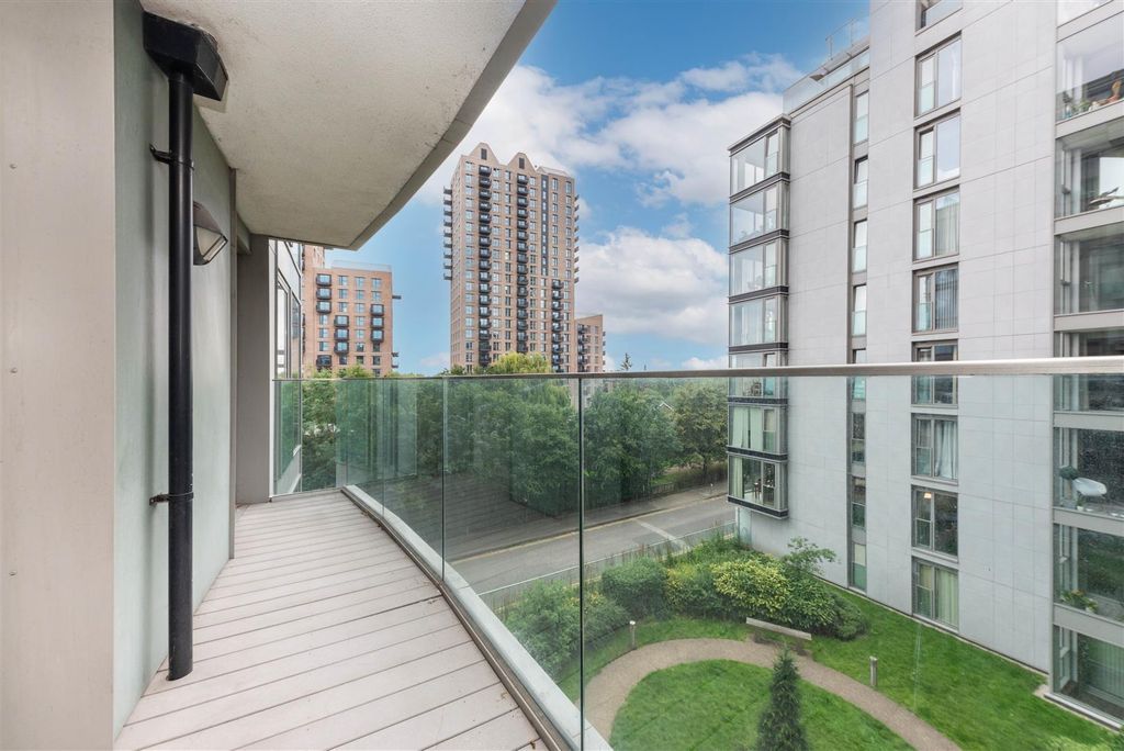 Property photo 2 of 11