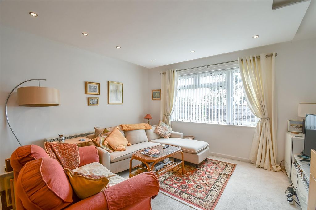 Property photo 3 of 19