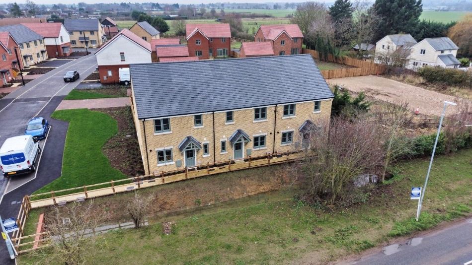 Property photo 2 of 27