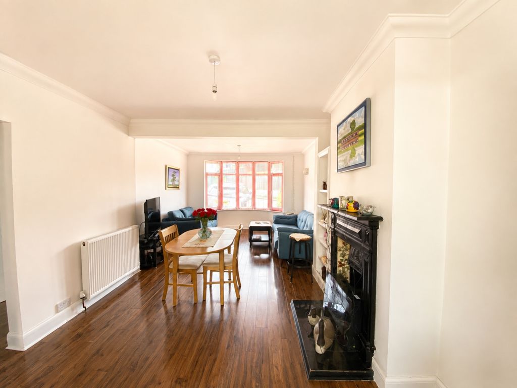Property photo 3 of 21 Living Room 1