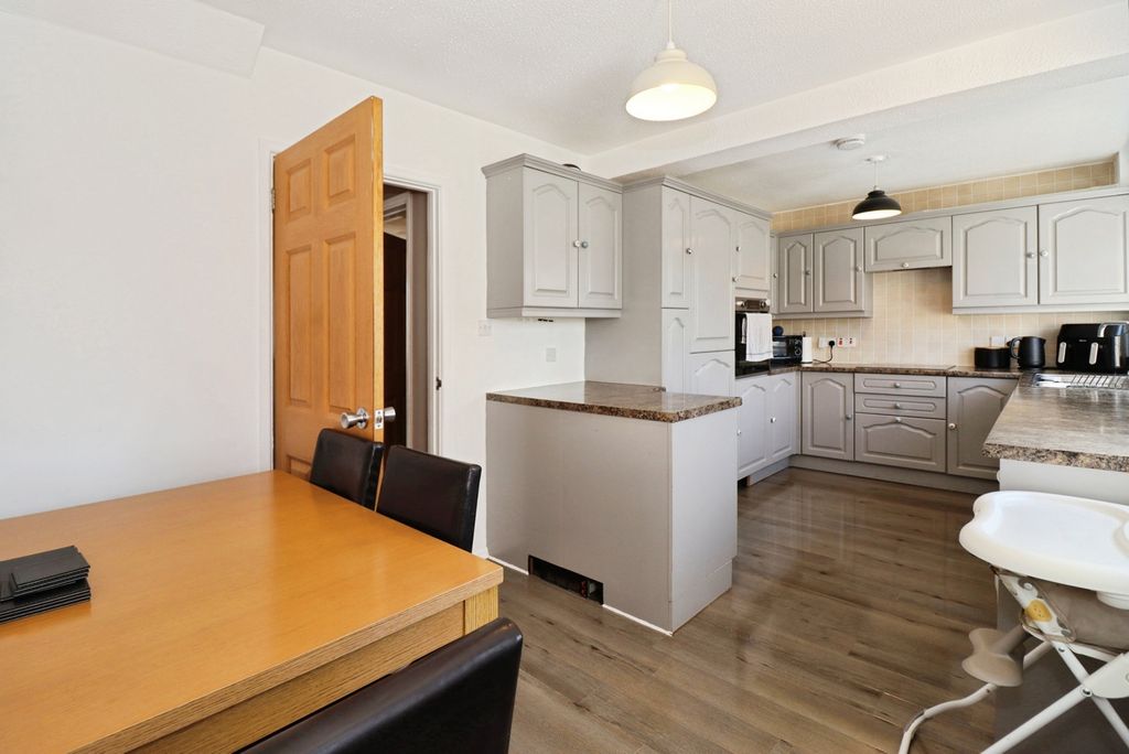 Property photo 2 of 17 Photo