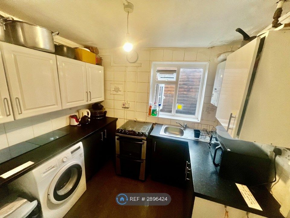 Property photo 3 of 4 Kitchen