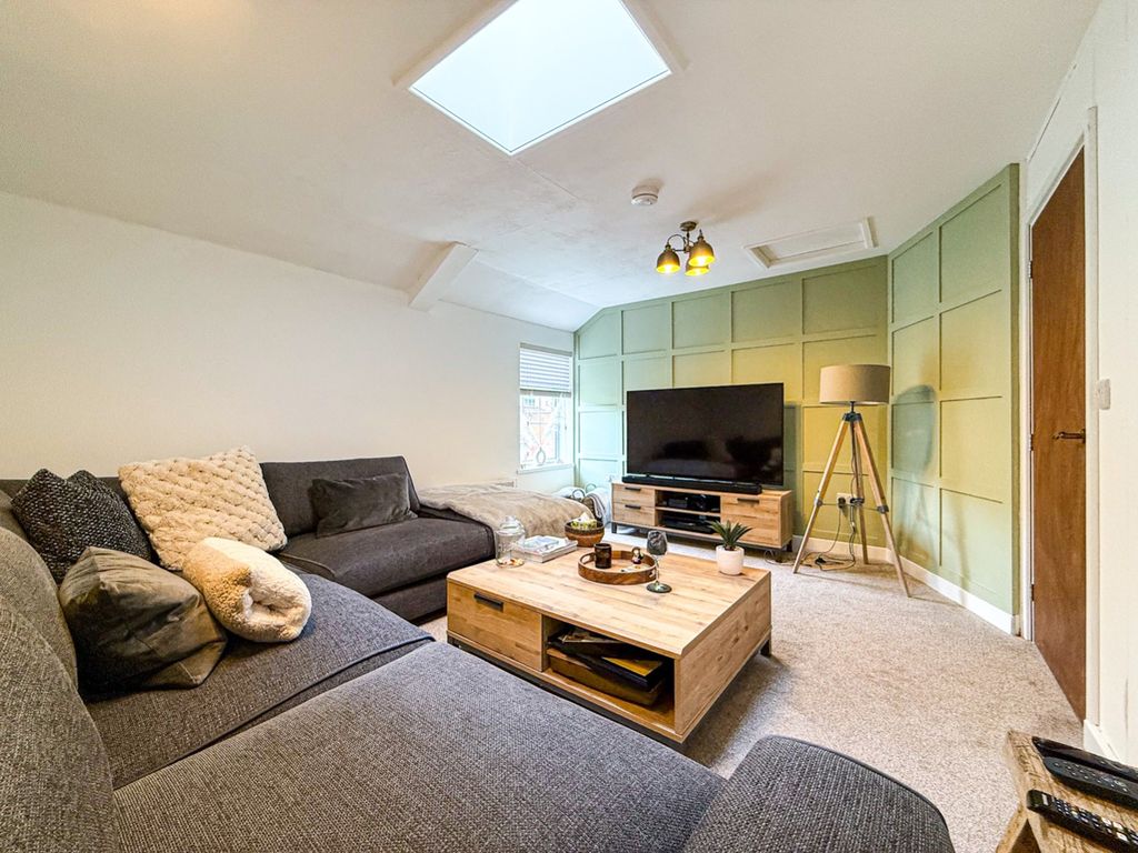 Property photo 2 of 12 4136716