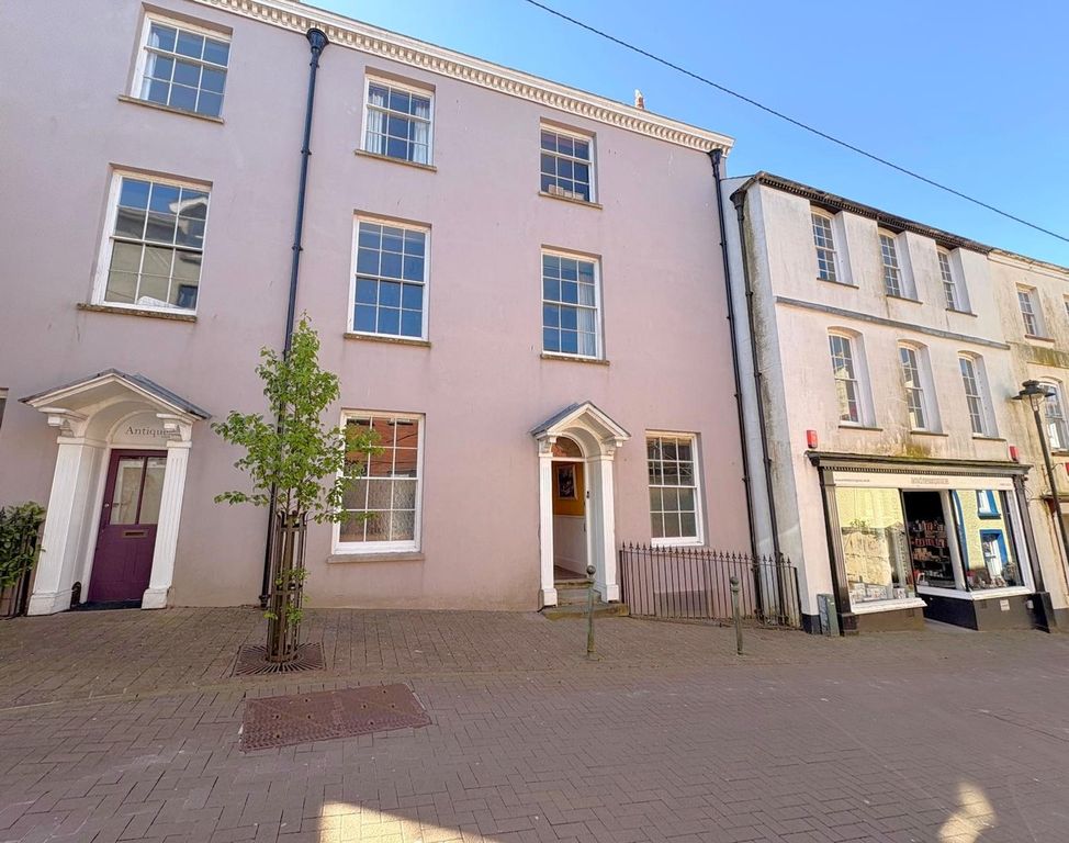 Property photo 1 of 53