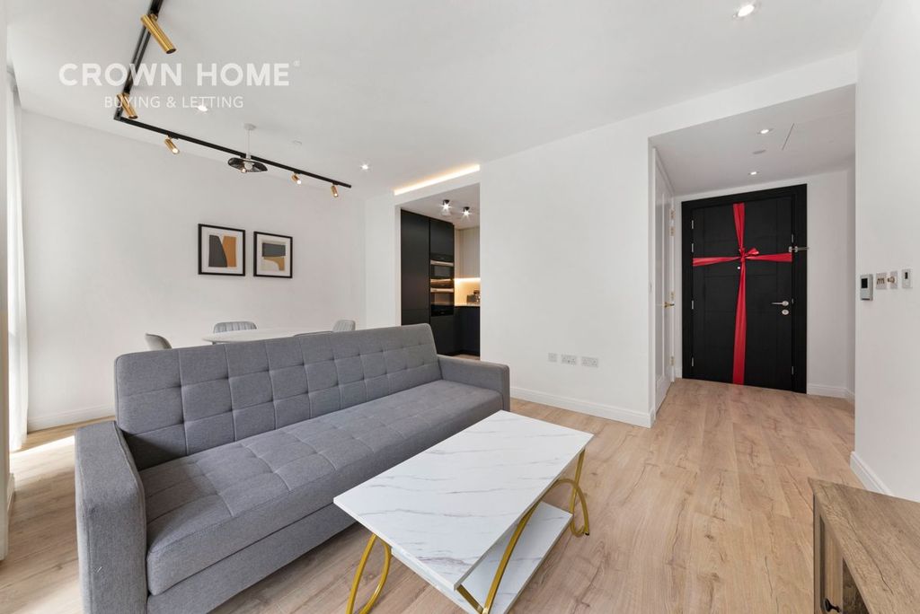 Property photo 2 of 18