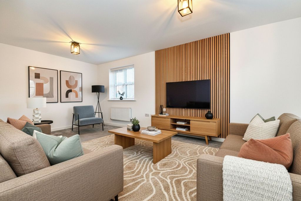 Property photo 2 of 25