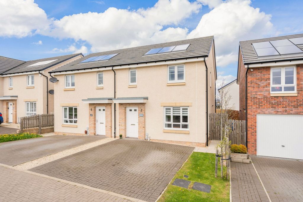 Property photo 1 of 30