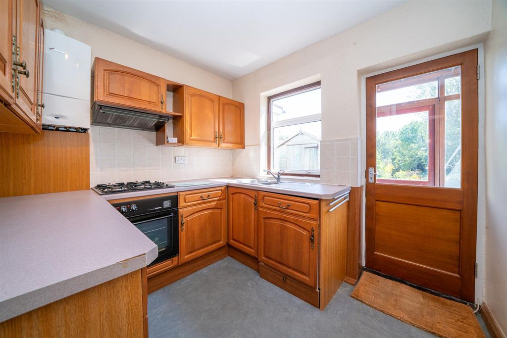 Property photo 3 of 20 Kitchen