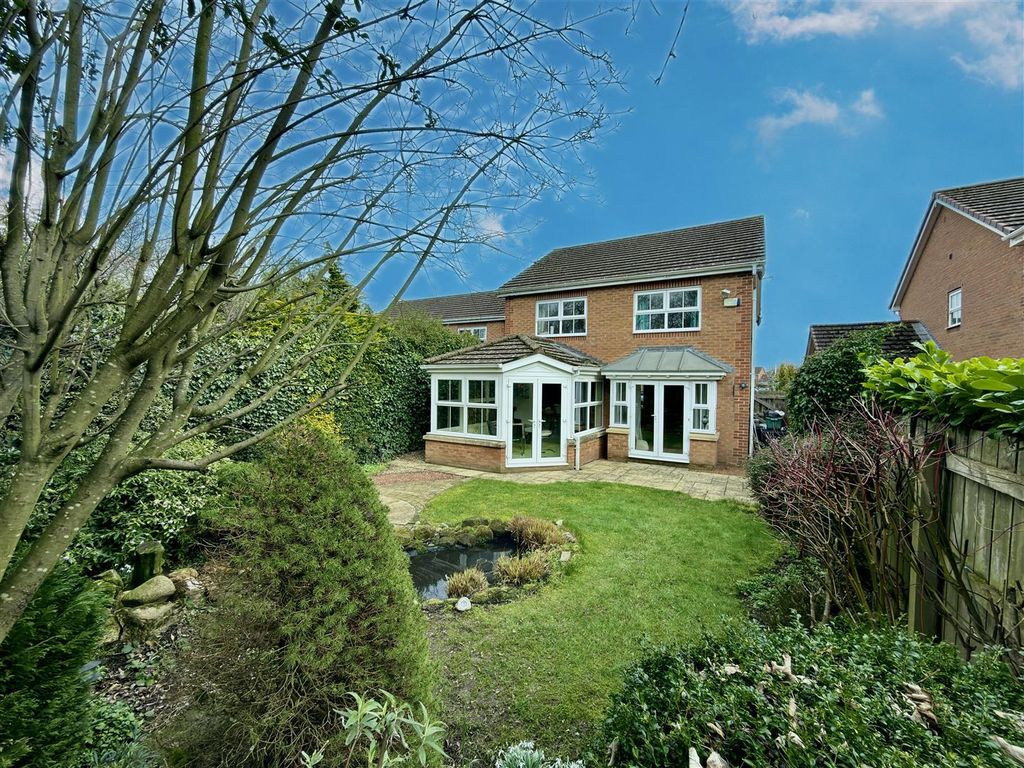 Property photo 2 of 17 Externally