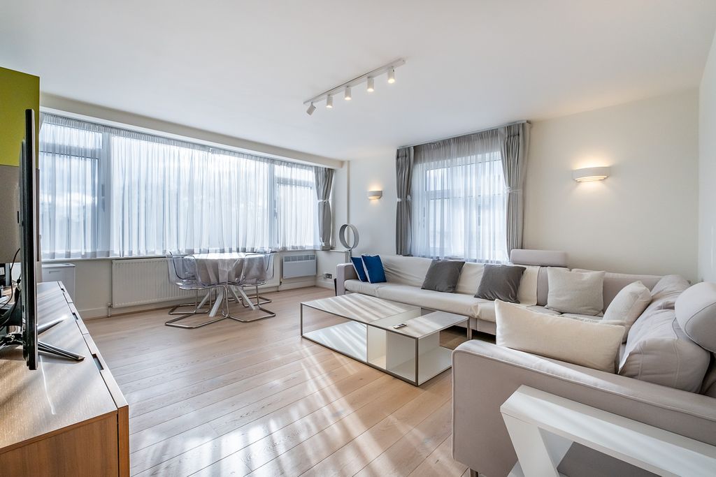 Property photo 2 of 12