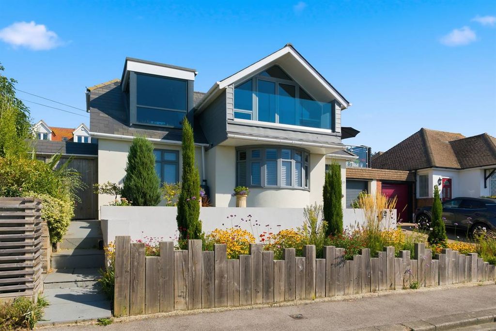 Property photo 1 of 43