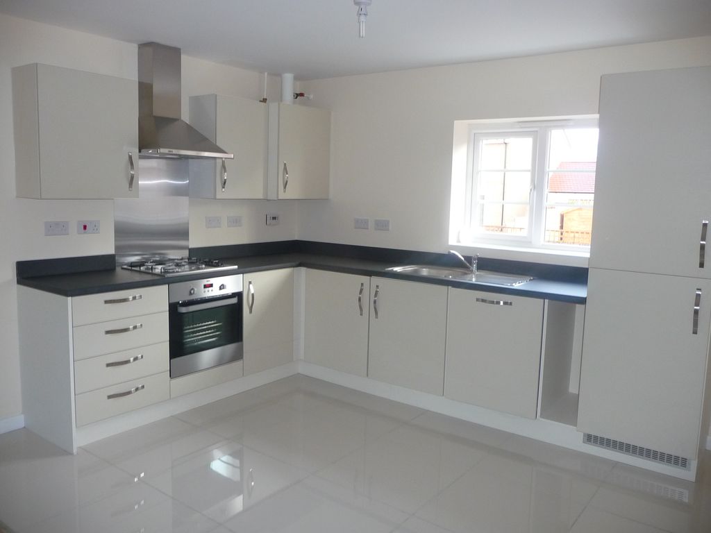 Property photo 2 of 7 Kitchen