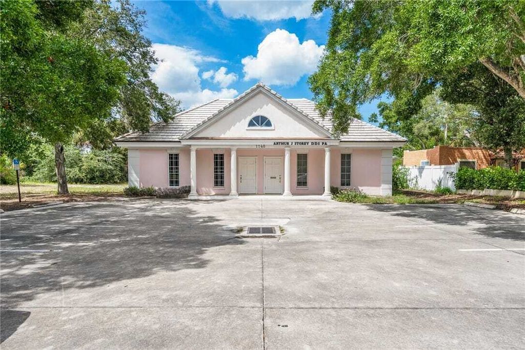 Property photo 1 of 31