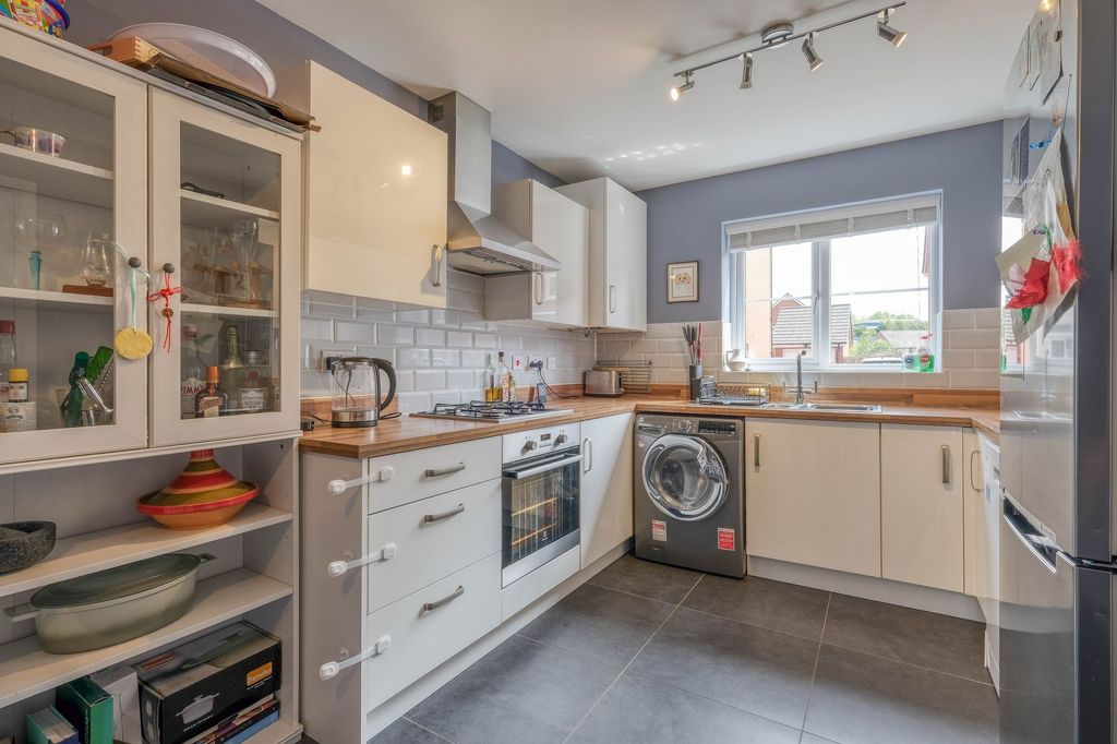 Property photo 2 of 13