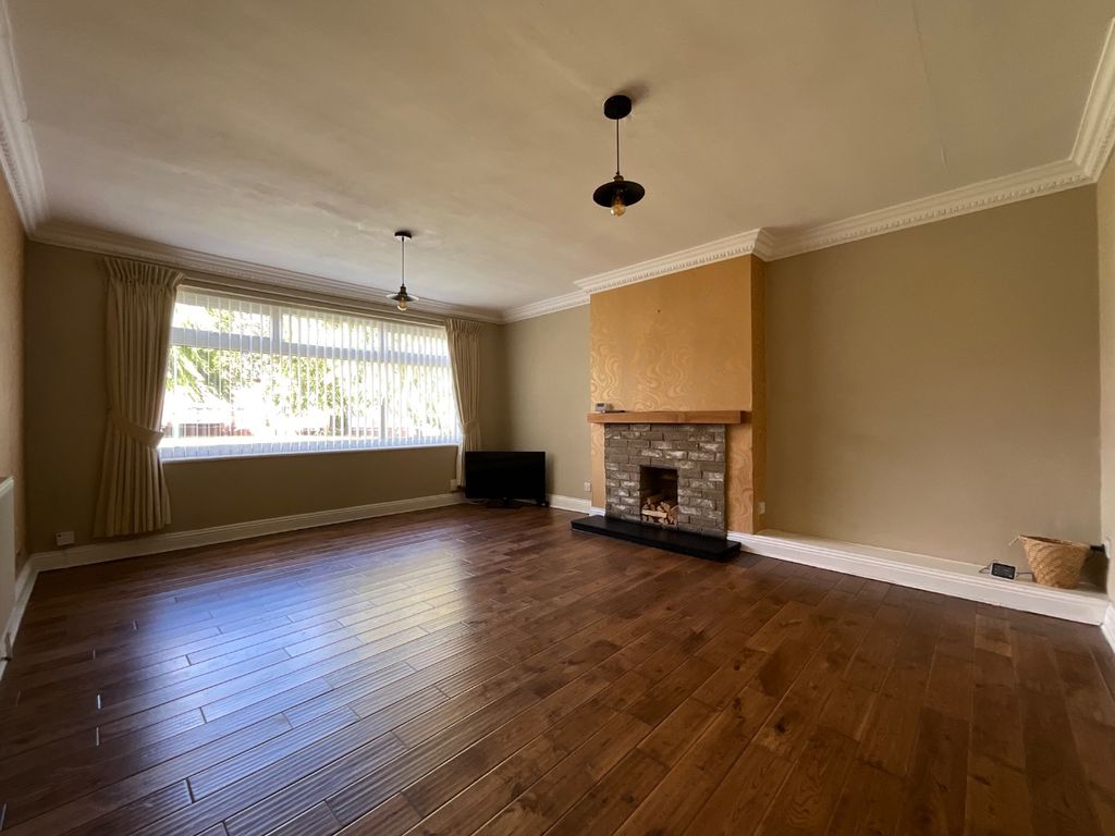 Property photo 1 of 12 4359350