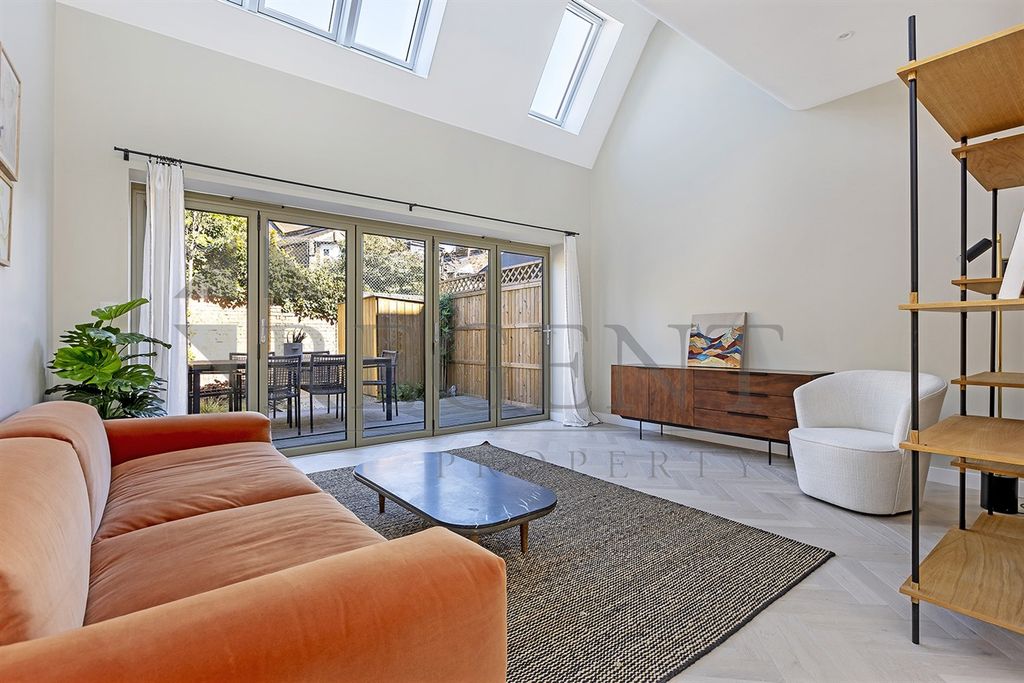 Property photo 1 of 13 Reception