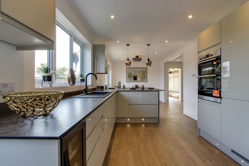 Property photo 2 of 54