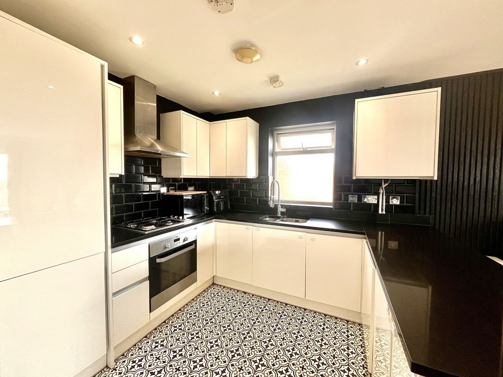 Property photo 3 of 10 Not Specified