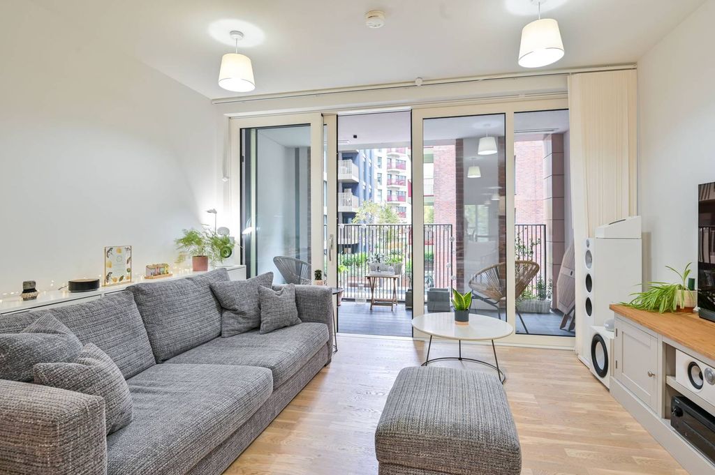 Property photo 1 of 28