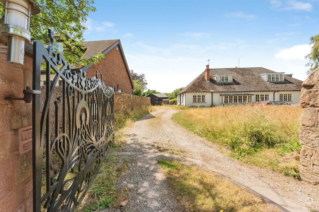 Property photo 1 of 33
