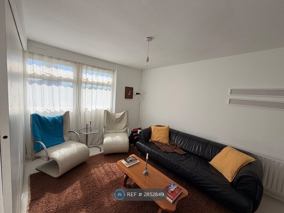 Property photo 2 of 19 Sitting Room