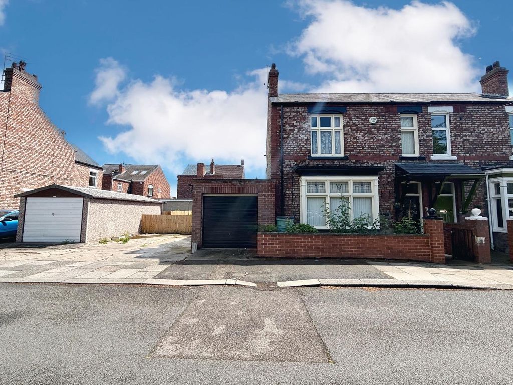 Property photo 1 of 14 External