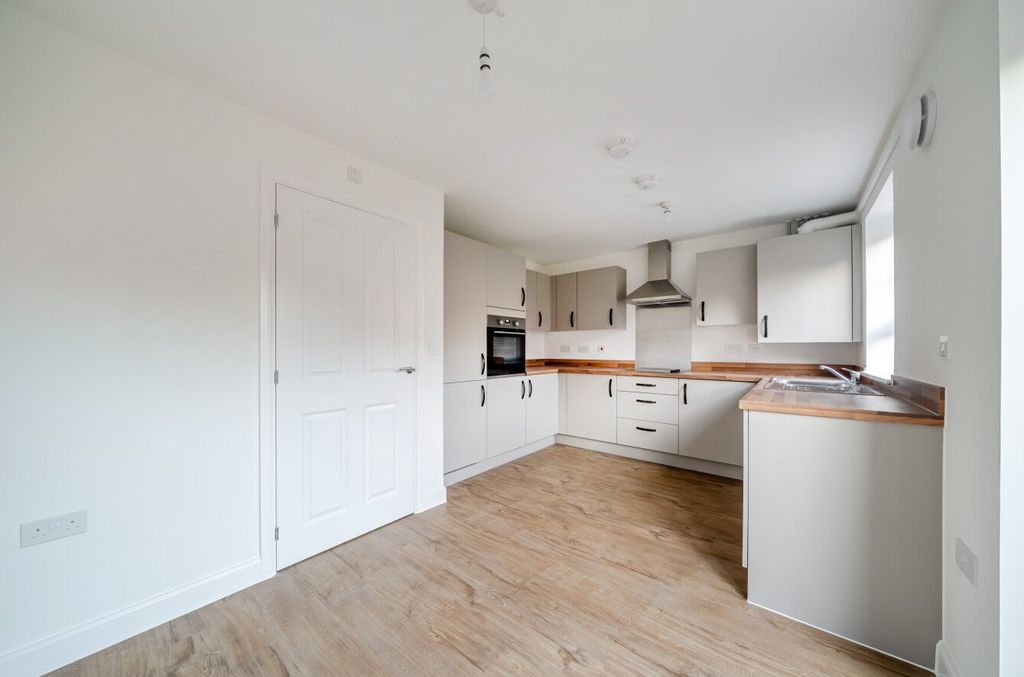 Property photo 3 of 20 Picture 3