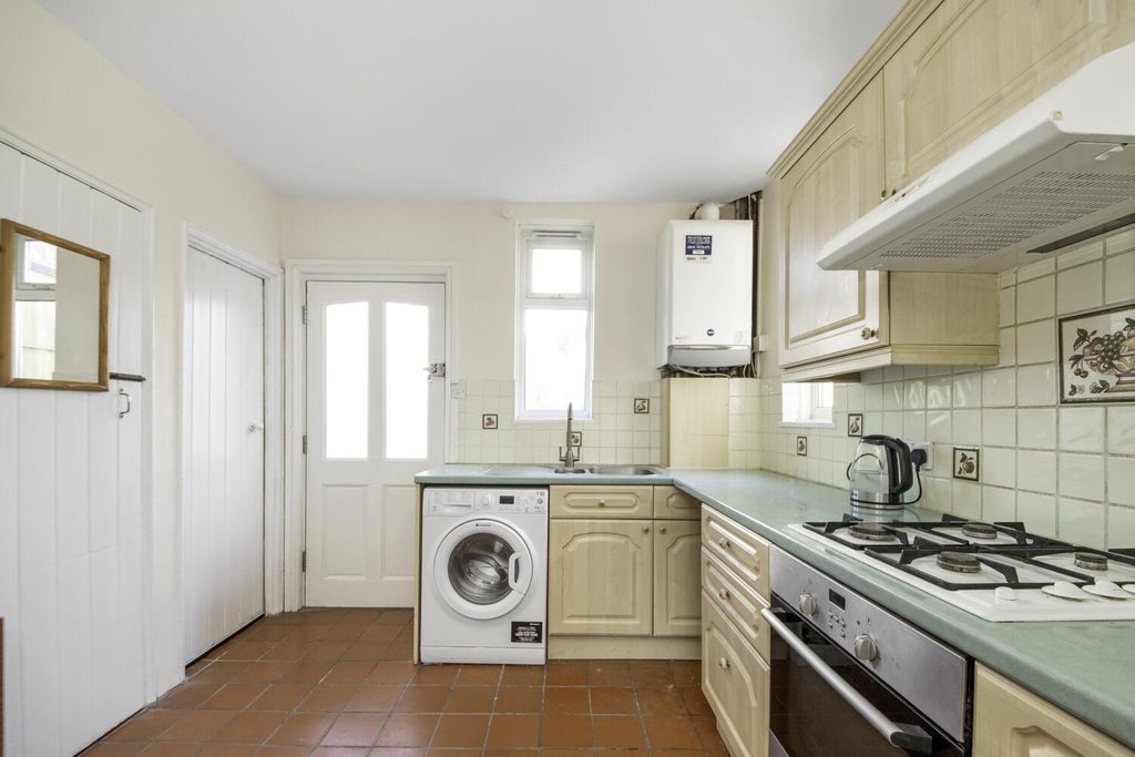 Property photo 2 of 10 7