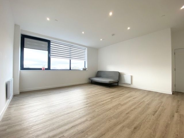 Property photo 3 of 6 Living Room