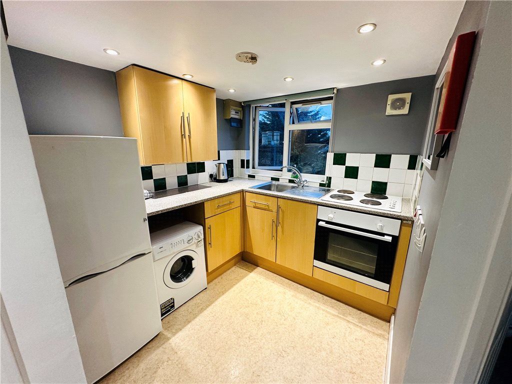 Property photo 1 of 6 Kitchen