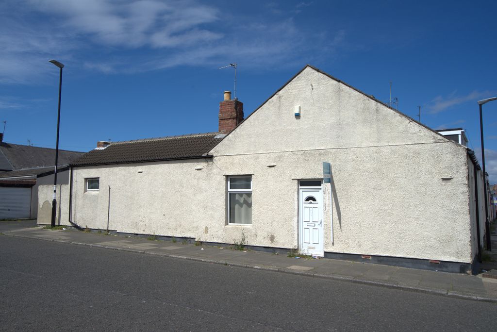 Property photo 1 of 8 External