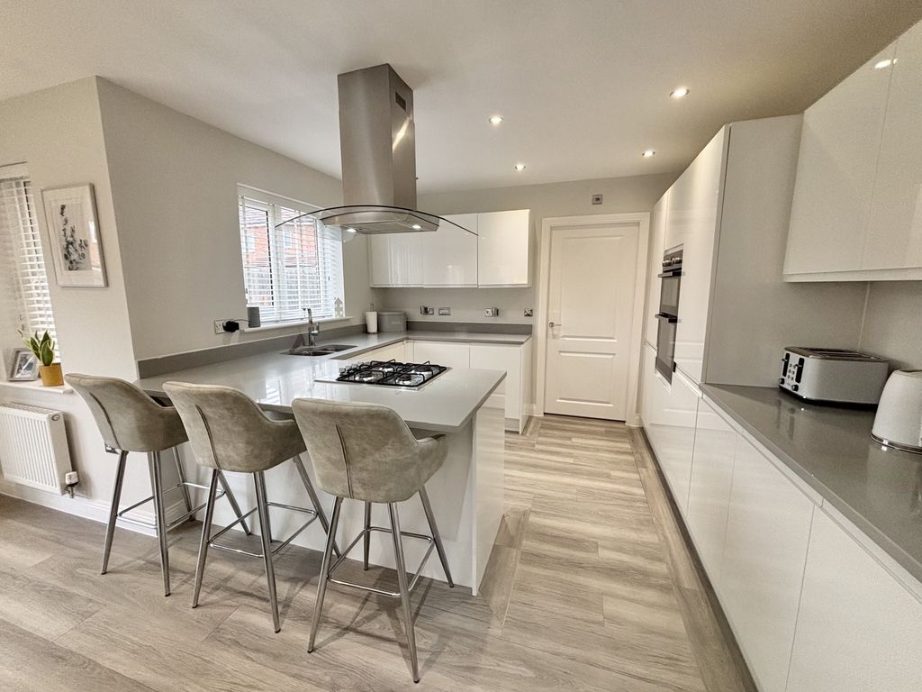 Property photo 2 of 23