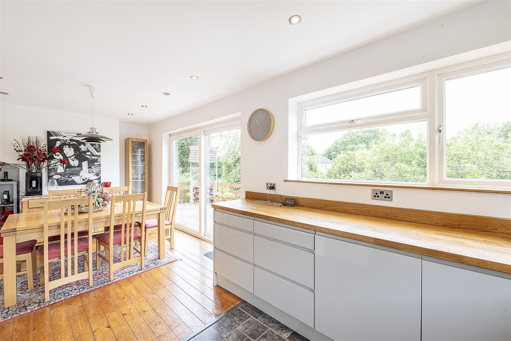 Property photo 2 of 12 30-Ridge-Road-12.Jpg