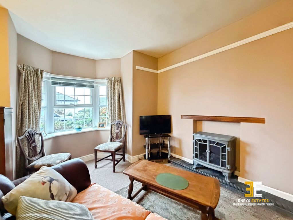 Property photo 2 of 33