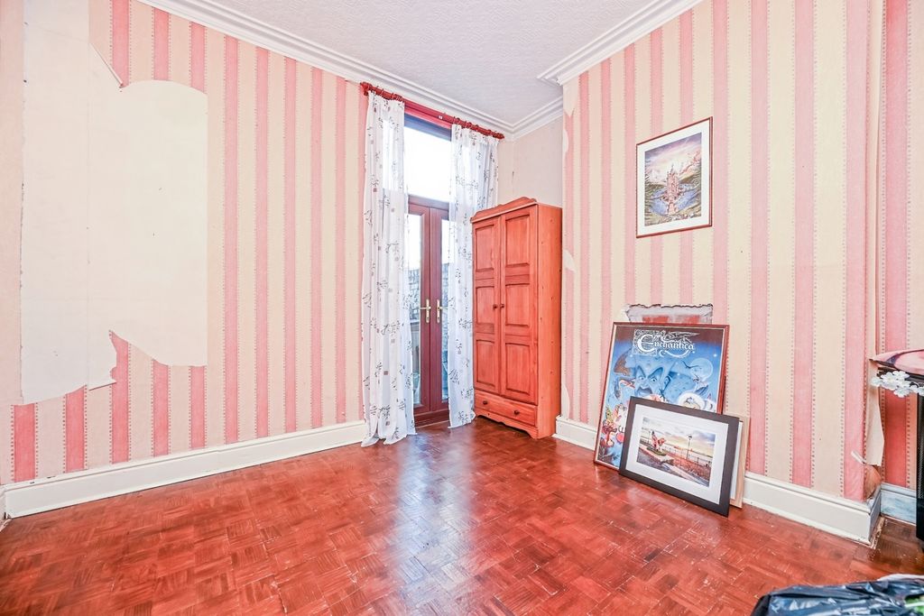 Property photo 3 of 16 Dining Room