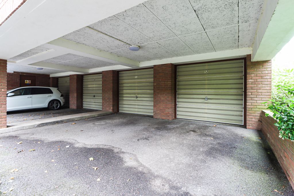 Additional image 8 of 2 bed flat for saleKirkwick Avenue, Harpenden, Hertfordshire AL5