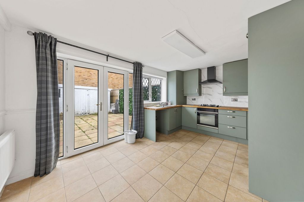 Property photo 1 of 23