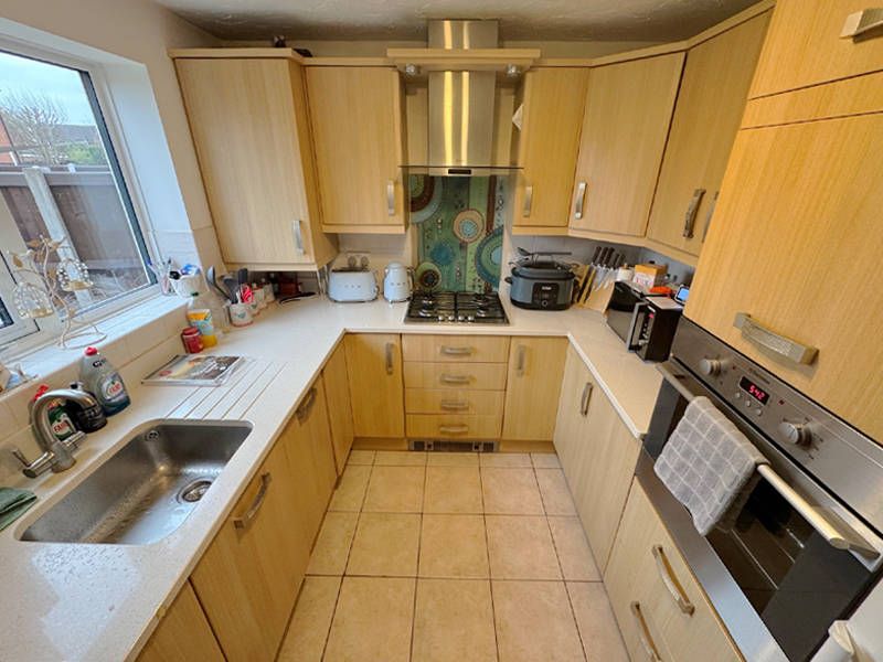 Property photo 3 of 27 Kitchen