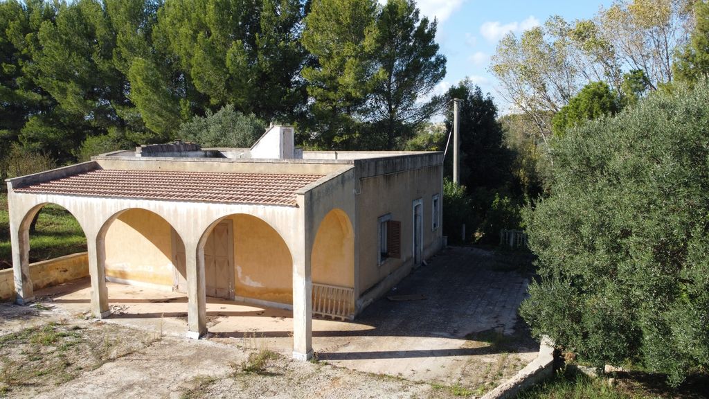 Property photo 2 of 19