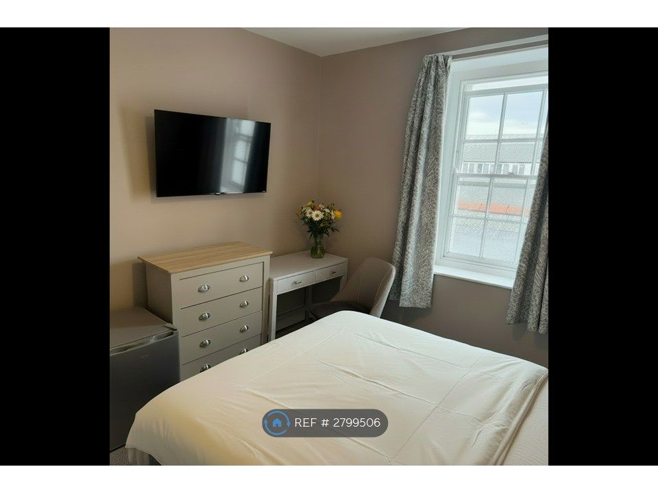 Property photo 2 of 14 Room 4