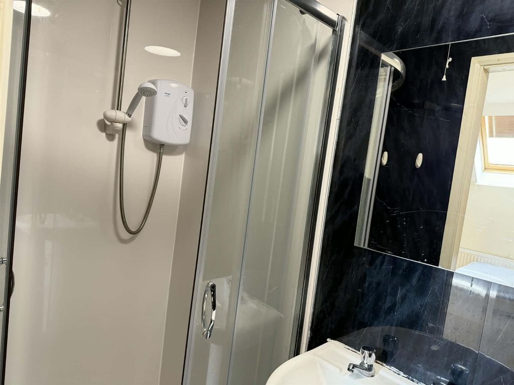 Property photo 3 of 9 6Bd2c193-8634-471E-9B53-c530Ecade11E.Jpeg