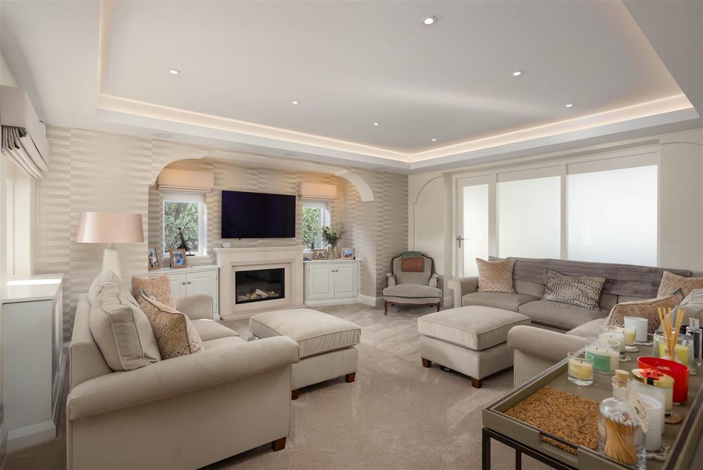 Property photo 3 of 21 00011.Jpg