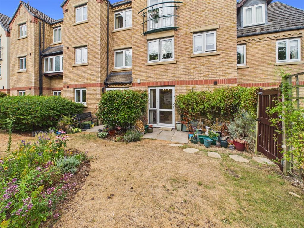 Property photo 2 of 13 Terrace & Communal Gardens
