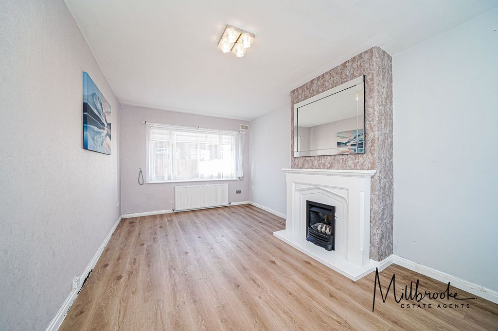 Property photo 2 of 31