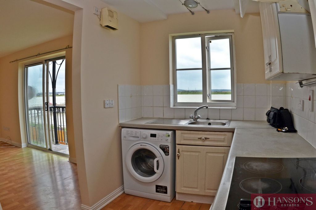 Property photo 3 of 6 Photo 2