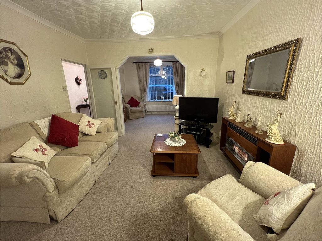 Property photo 2 of 11 Picture No. 12